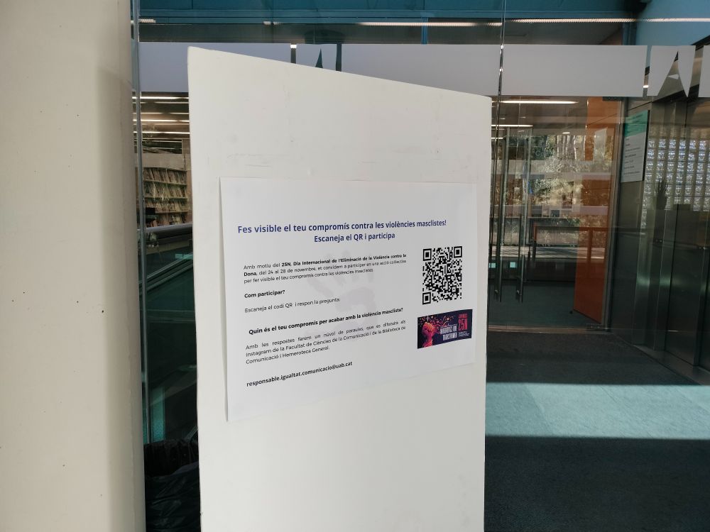 Cartell "Fes visible el teu compromís contra les violències masclistes"