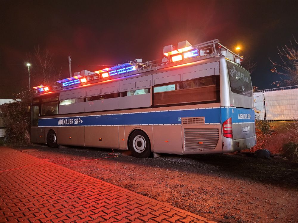 Der Adenauer-Bus von Hinten
