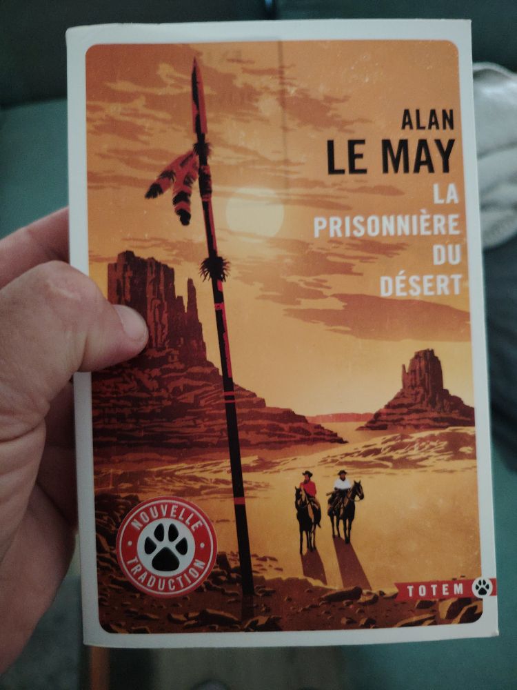 Couverture du livre LA PRISONNIÈRE DU DÉSERT d'Alan Le May 