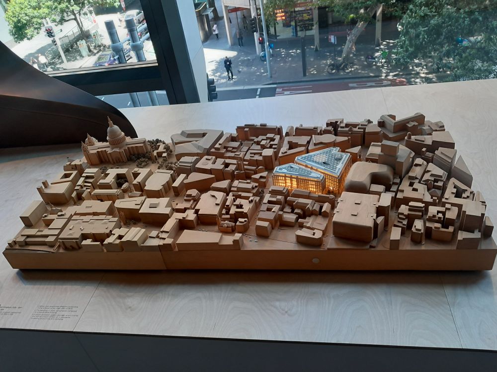 Scale model of Bloomberg HQ in City of London by Foster + Partners. 

See it yourself at Foster + Partners Civic Vision exhibition. Level 2, Parkline Place, 252 Pitt St, Sydney. 

