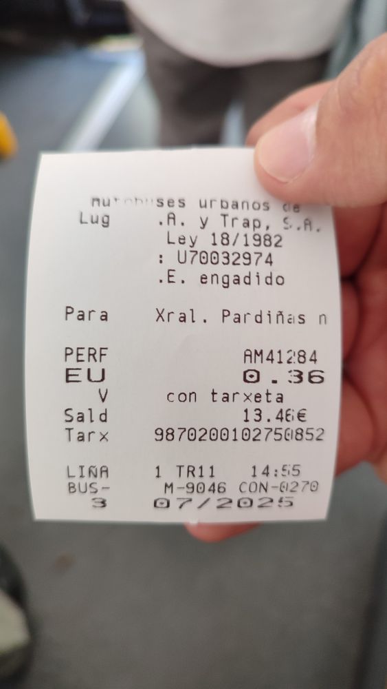 O ticket do bus, onde se vê a data de hoje, o preço do bilhete (0,36 €) e o saldo restante no cartom (13,46 €).