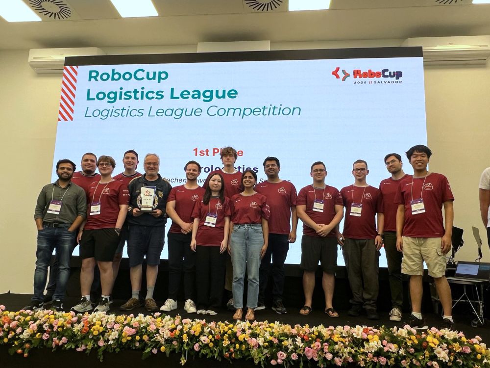 Ein Gruppenfoto des Aachener Teams beim RoboCup in Brasilien. 