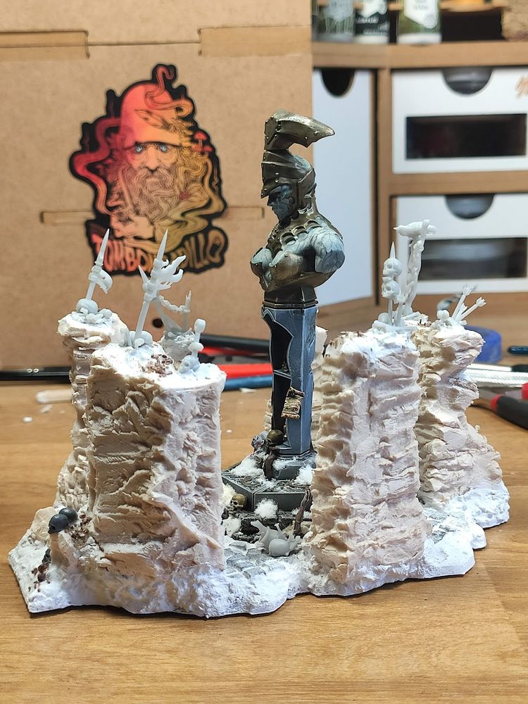 My 3rd cursed sepulchre: an ancient temple with a statue of Neferata, mortarch of blood surounded by macabre battlefield trophies. Build complete, but remains to be painted. Seen from the front. Seen from above. Seen from the side. 