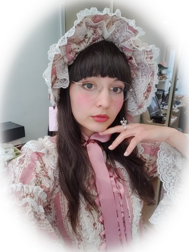 Selfie wearing Métamorphose temps de fille Antique Bouquet OP & Bonnet in pink