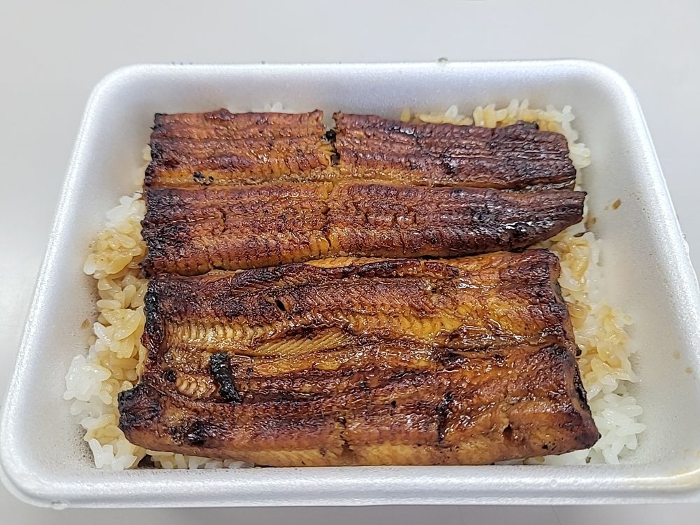 テイクアウトされてきた鰻重