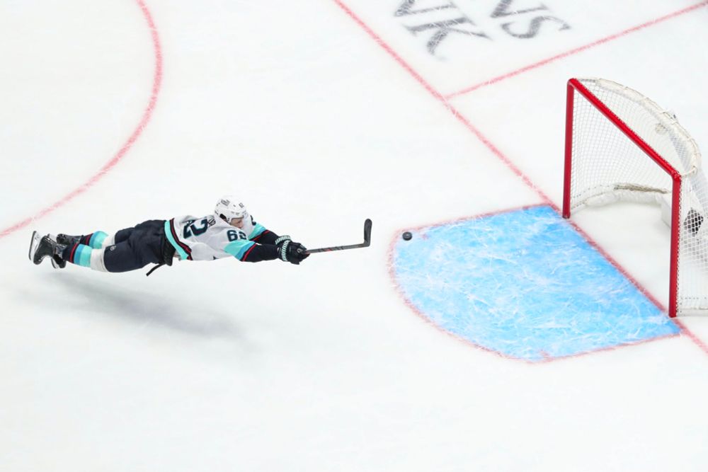 Montour floating towards a puck