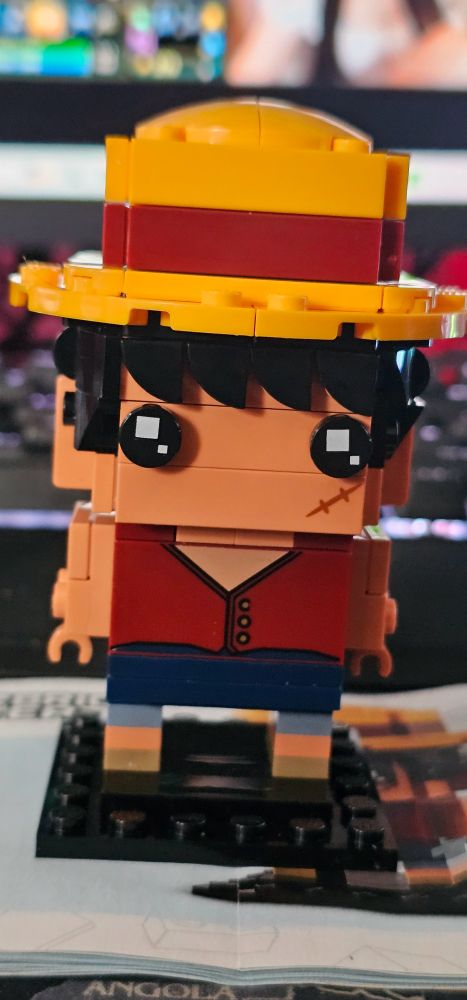 King of the Pirates Monkey D. Luffy brick headz lego figure
