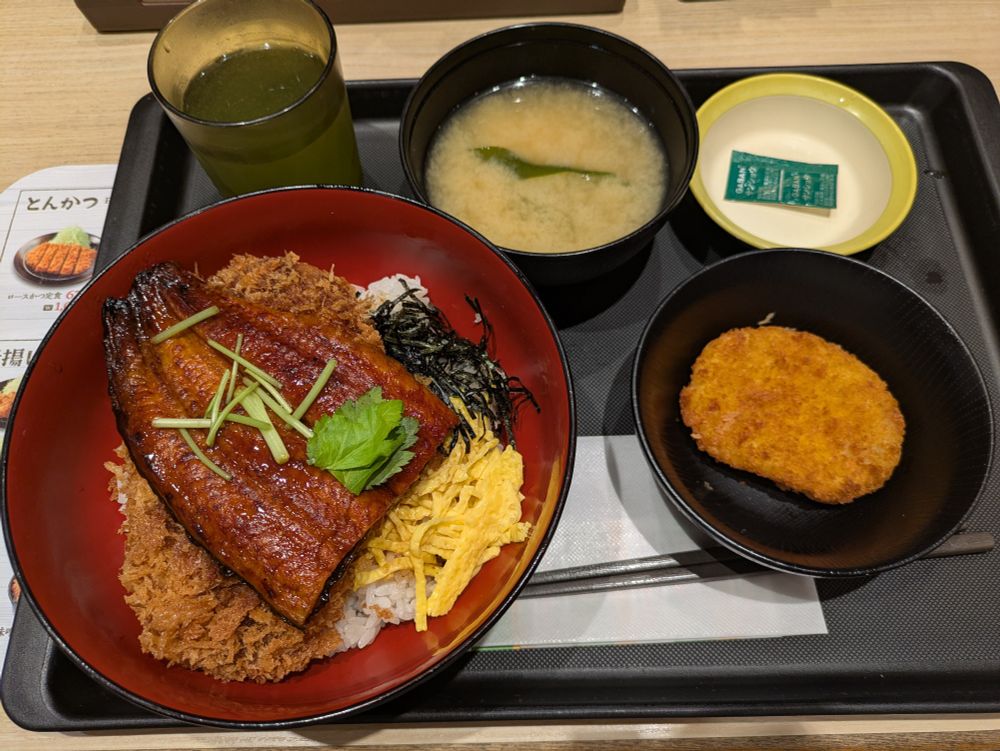 松のや 行徳店
　うなかつ丼＋コロッケ
#青空ごはん部
#真夏の肉祭り