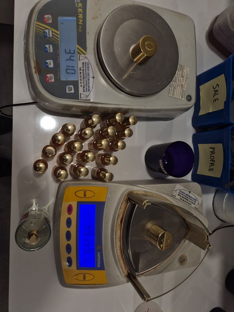 Capot faux pèse 35g capot vrai 50g