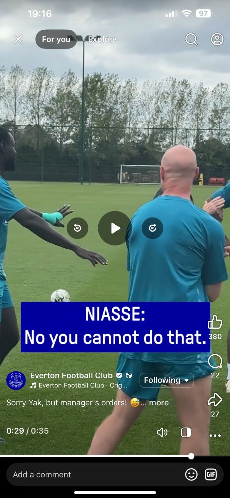 Oumar niasse training for the Everton legends game 