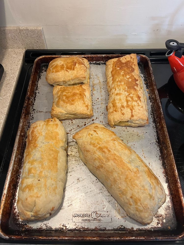 Final result, fully baked! 5 wellingtons of assorted sizes