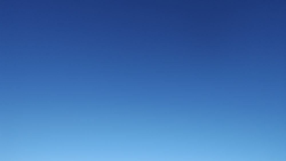 雲のない青空