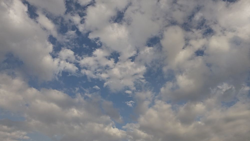 雲の浮かぶ空