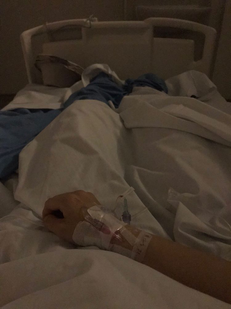 A picture of NOT ME in the hospital this is just a joke