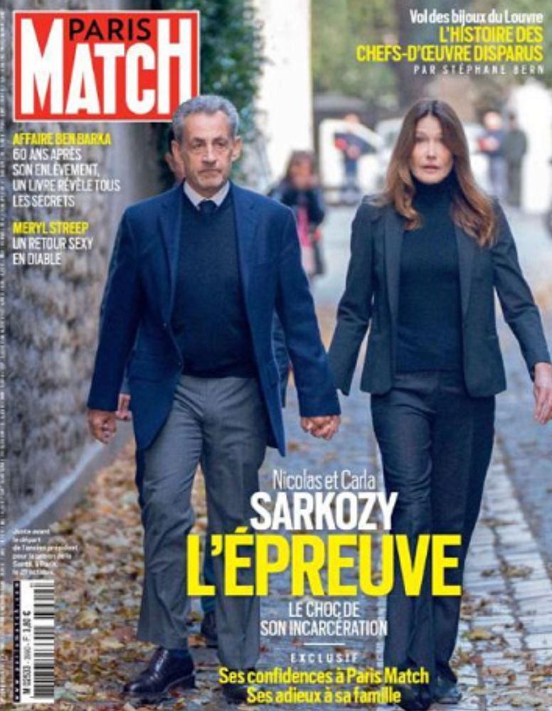 Une Paris Match: Nicolas et Carla Sarkozy, l'épreuve, leurs confidences 
Photo du couple main dans la main