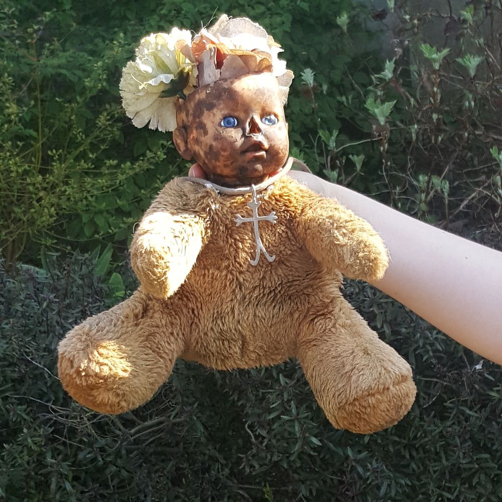 A photo of the monster my date made at the graveyard. It is horrible.