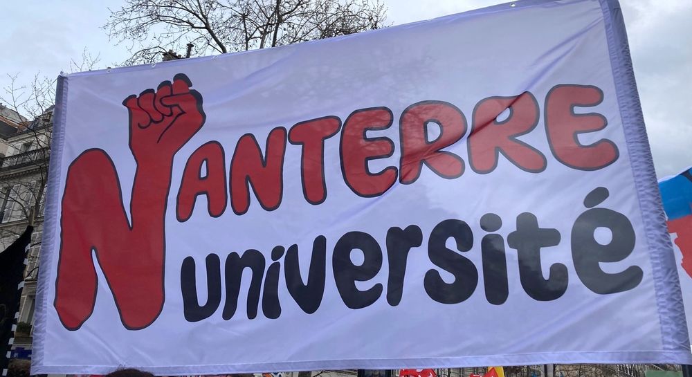 banderole de l'université de Nanterre