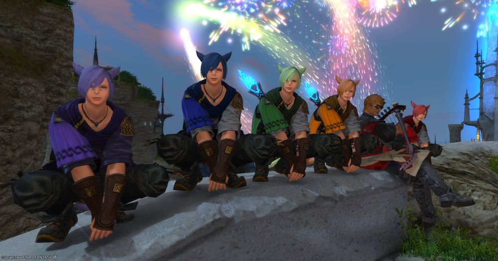 Screenshot of the Grainbow crouching on a low wall in Limsa with the Wandering Minstrel. Fireworks light up the sky behind them. 