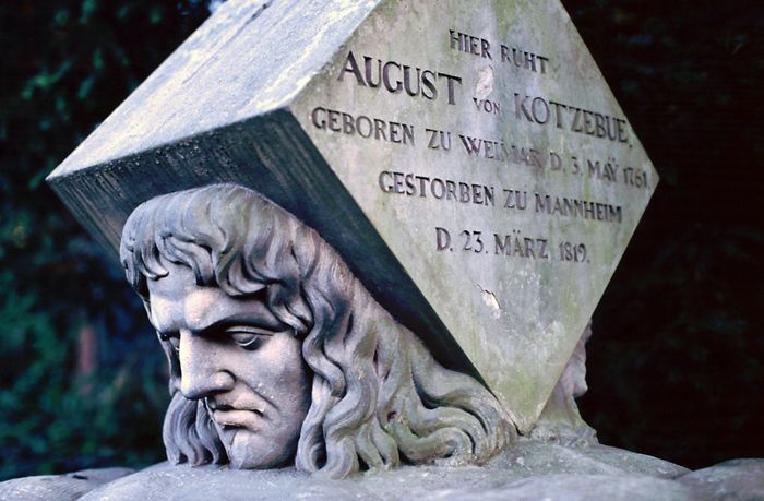 Pierre tombale kotzebue à Mannheim