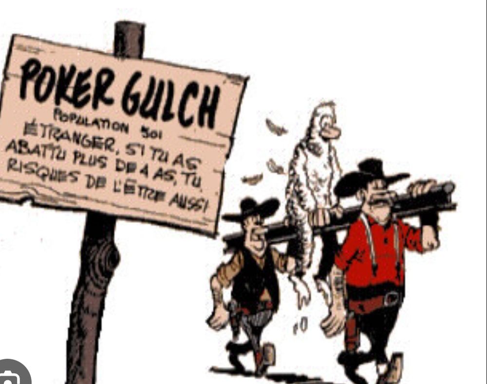 Image issue d'un album de lucky Luke où l'on voit deux hommes portant une portion de rail sur lequel un recouvert de goudron et de plumes est assis à califourchon 