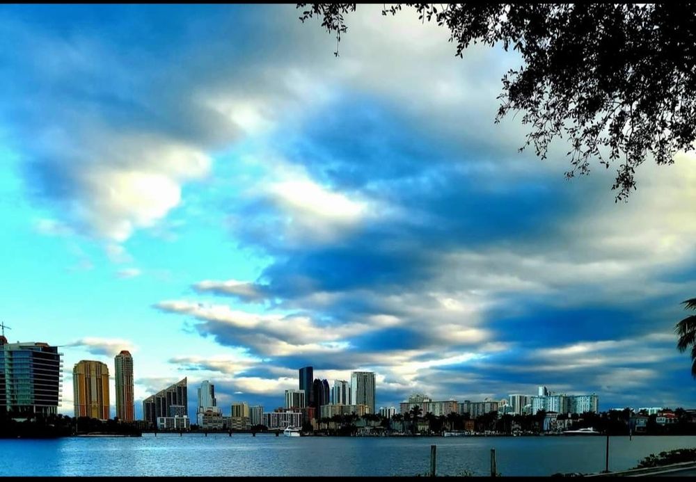 The fist cold front heading to Miami.