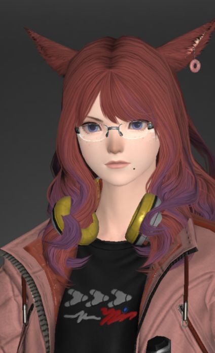 please god Square Enix give me like 3-4 dye slots on the Air Cell top, I need it so bad. or at least a version of it that comes without headphones.