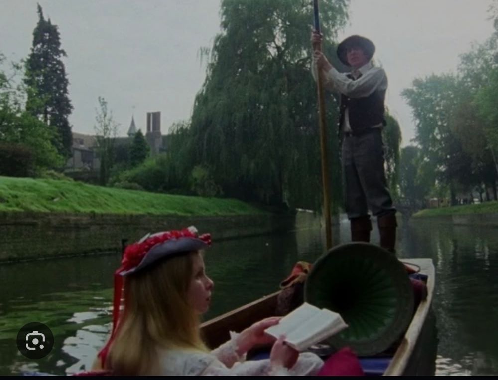 The fourth Doctor and Romana on a punt in Cambridge, from the unfinished 1980 Doctor Who story Shada 