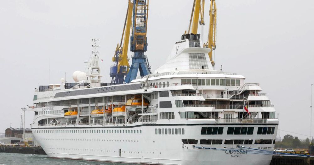 La croisière sans fin largue enfin les amarres, après avoir été bloquée pendant quatre mois à Belfast