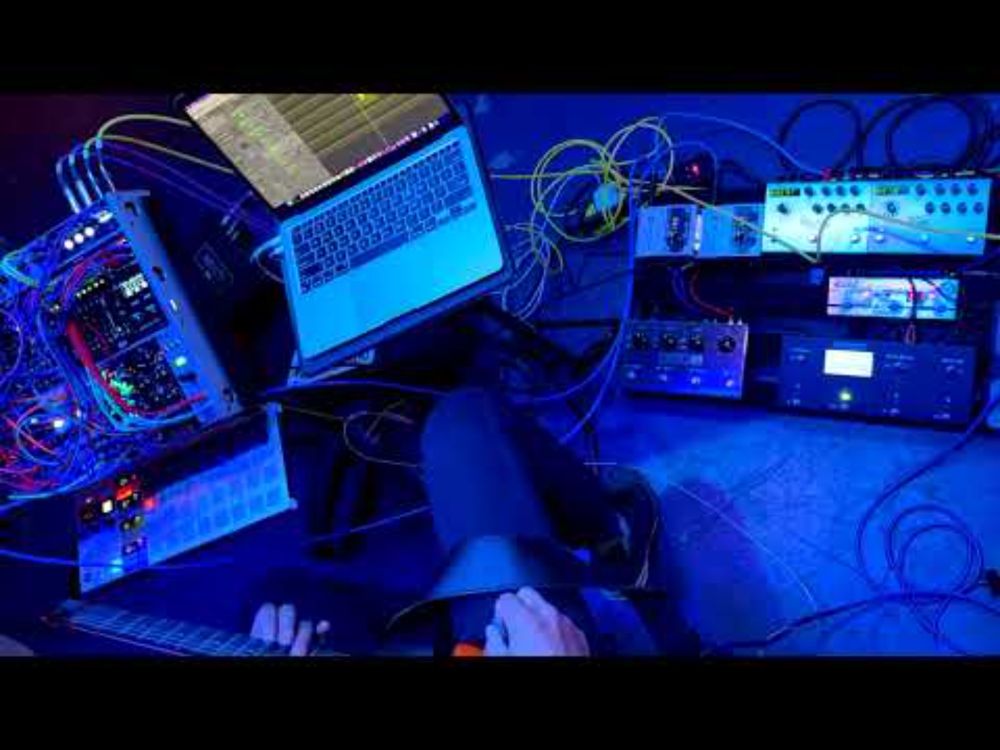 Echo Vocation - "First Light" (TC Electronic Ditto X4 Looper + Strymon BigSky + Jamstik MIDI Guitar)