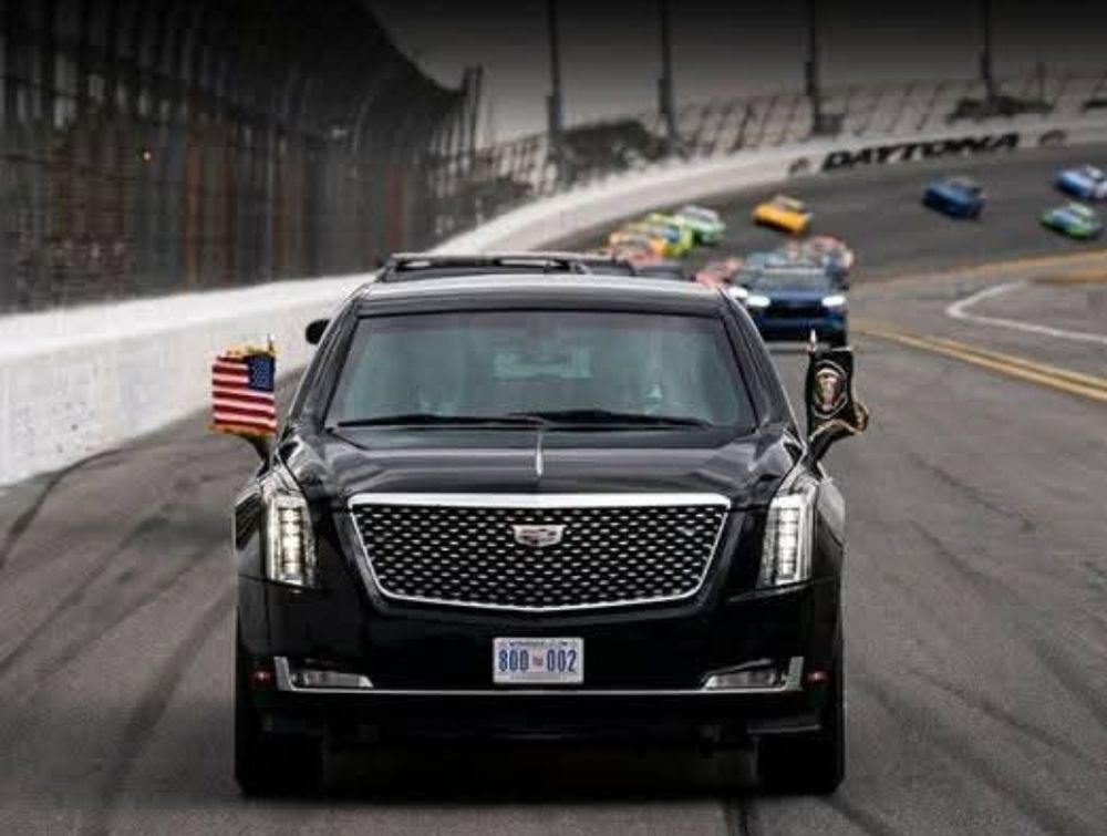 The Presidential limo leading the opening field at the Daytona 500 in Florida on 16 Feb 2025