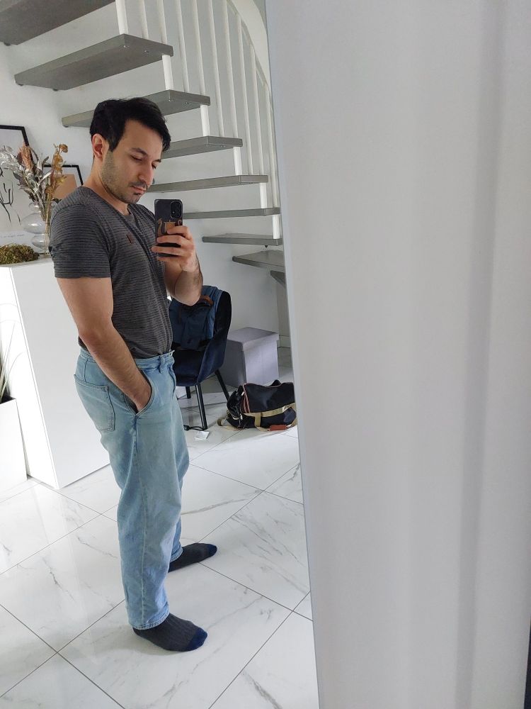 Its me, side profile