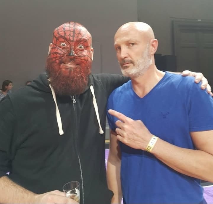 Moi, grand barbu maquillé en Spider-Man/Dark Maul, avec Frank Lebœuf 
