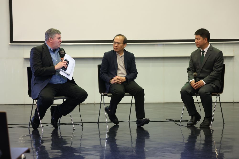 HITAP co-hosted a side meeting on “Ethics and Governance of Artificial Intelligence for Health” with the National Health Commission Office as part of the UNESCO BKK AI Week! (The 3rd UNESCO Global Forum on the Ethics of AI (GFEAI)) on June 24, 2025.
The session brought together panelists from World Health Organization, Thailand’s Ministry of Public Health, Electronic Transactions Development Agency (ETDA), and international experts from the National University of Singapore, exploring how AI can be developed and used ethically in health systems.
From global frameworks to national efforts, and from policy to practice, the discussion highlighted that ethical AI is not about replacing humans, but supporting them, responsibly.