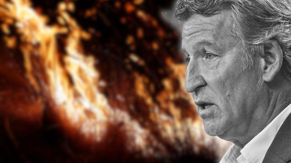 ¿Ha vuelto a emplear el Partido Popular con los incendios la misma estrategia de comunicación que en otras crisis que le han afectado? Hablamos de la DANA, del Prestige, del Yak 42, del 11M o del M...