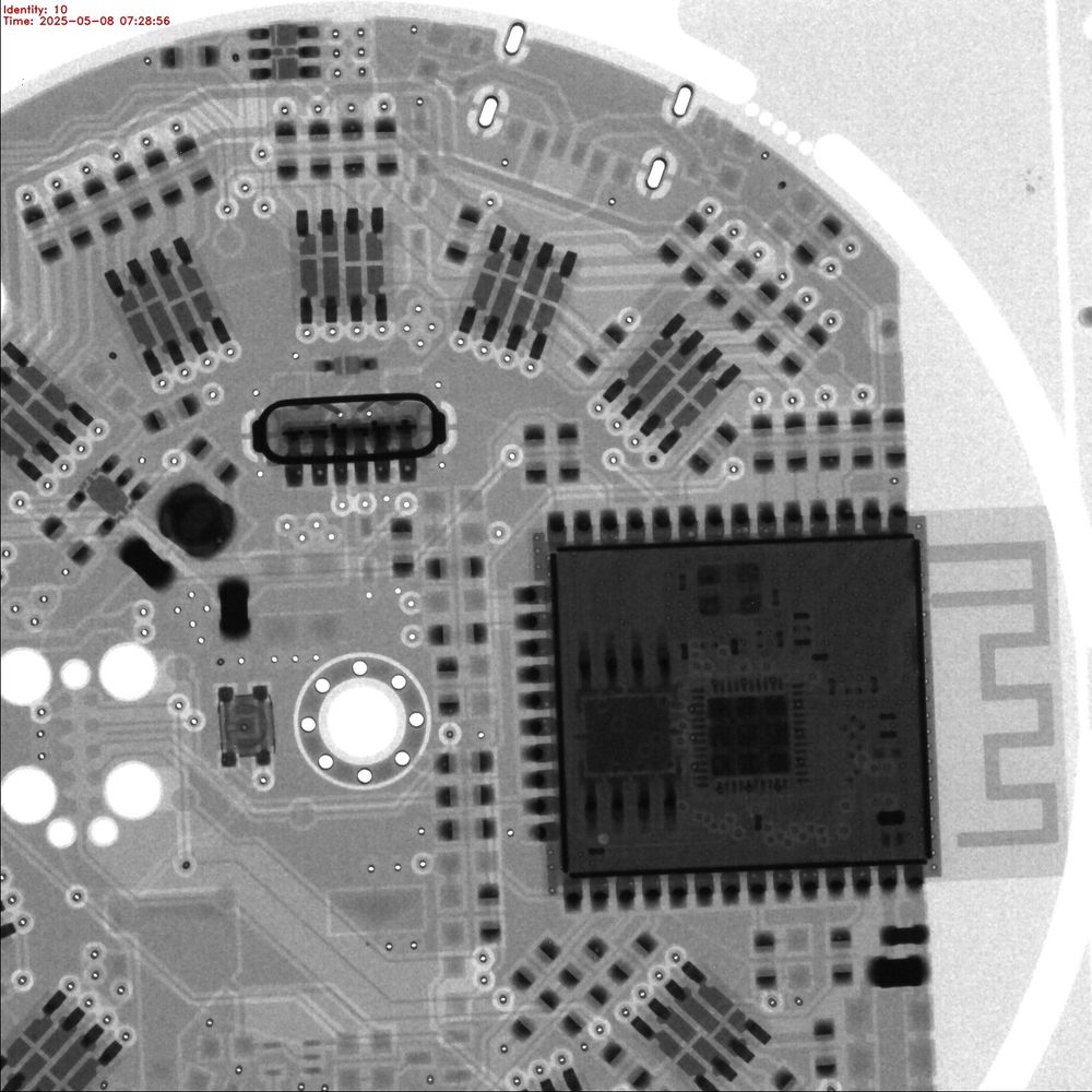 X-ray picture of a pcb with a few LEDs and an ESP32.