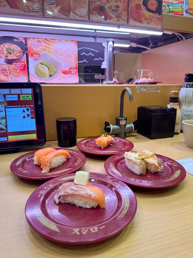 SUSHIRO

Fresh Salmon with Sesame Oil Marinated

Big Slice Salmon

Salmon with Cheese

Fresh Salmon with Cream Cheese