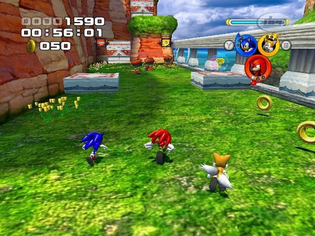 A screenshot of gameplay of the game Sonic Heroes. Sonic, Knuckles and Tails appear in the screenshot.