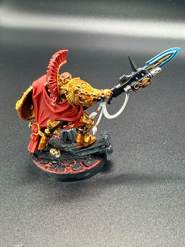 Adeptus Custodes: Shield Captain with pyrithite spear and praesidium shield.