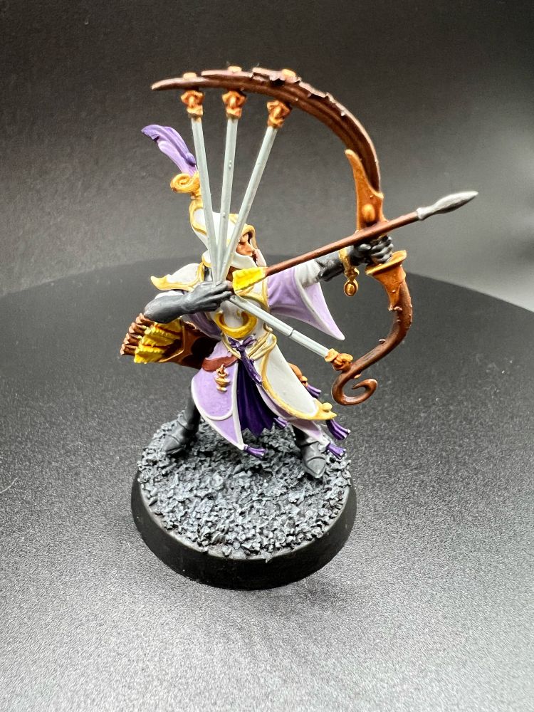 Lumineth Realm-lords Vanari Auralan sentinels.