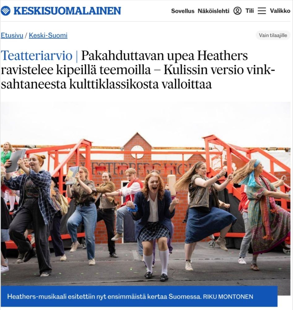 Keskisuomalaisen teatteriarvio otsikolla "Pakahduttavan upea Heathers ravistelee kipeillä teemoilla - Kulissin versio vinksahtaneesta kulttiklassikosta valloittaa