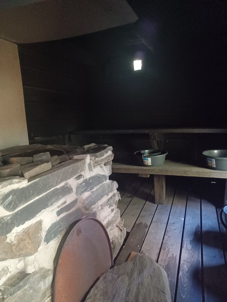 Savusauna sisältä.