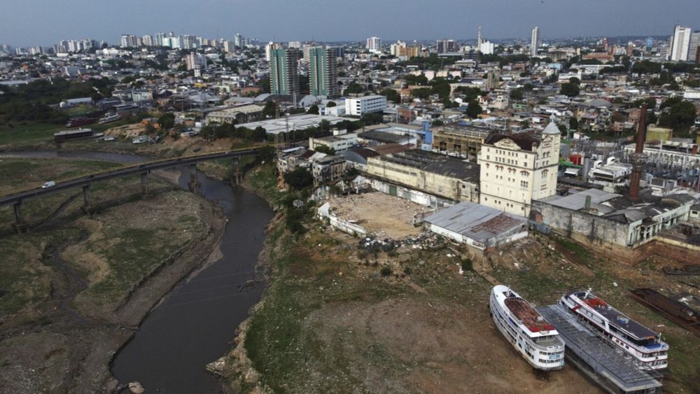 Dramatic images show drought's toll on Amazon and its rivers