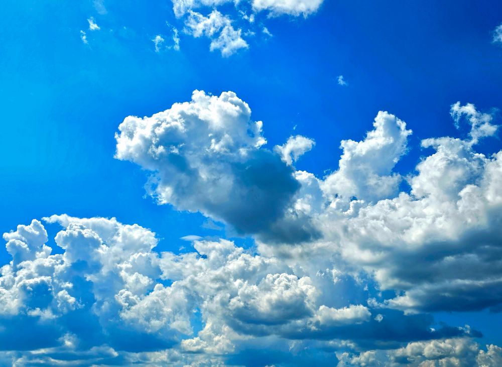 Blue sky. Hey, wait a minute! o^o

