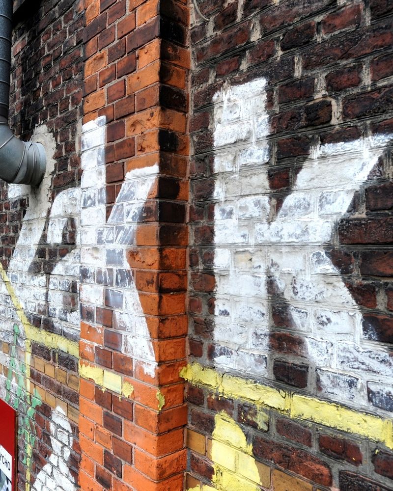 Logo des zakk auf eine Mauer gemalt