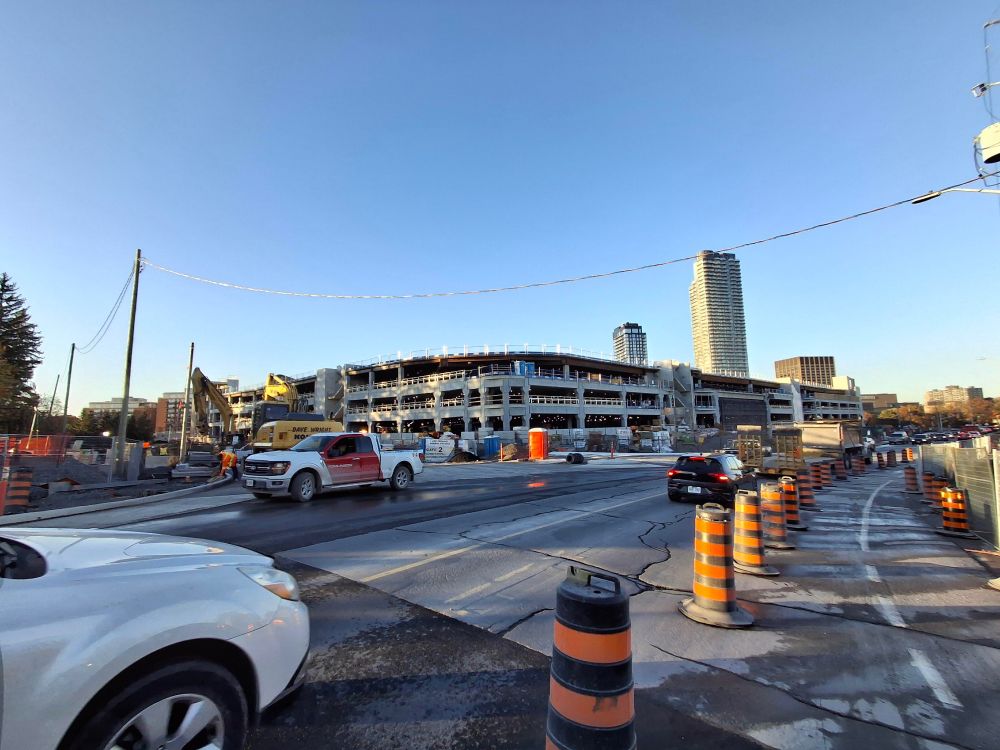 Several thousand car parking lot for new Ottawa Hospital campus on site of Queen Juliana Park