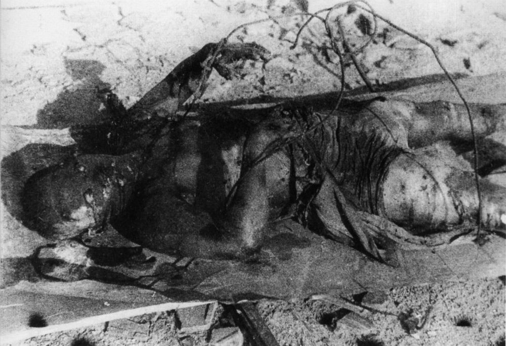 Corpse at the Western Parade Ground near Hiroshima Castle - 2 - Hiroshima City - 10 August 1945 - Nakata Satsuo 