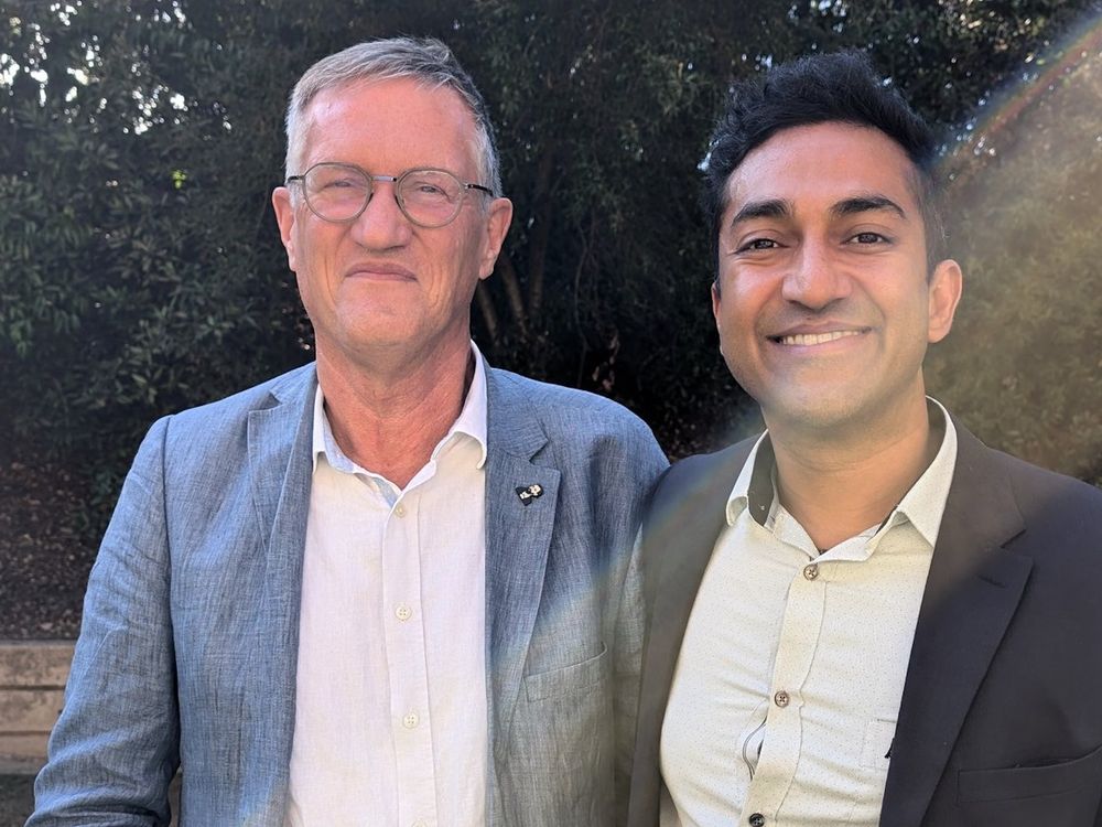 Two persons looking happy at an antivax conference.
Left Anders Tegnell, right Vinay Prasad. 