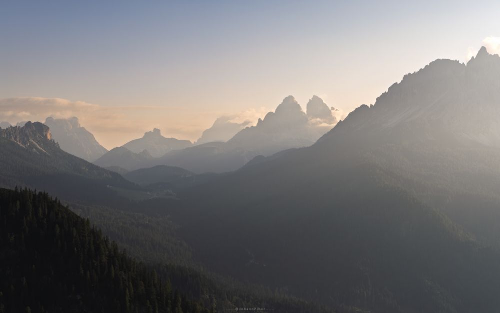 Italian Dolomites at Sunrise ... view along the hike from Lago di Sorapis back to Cortina - Sunrise - Tre Cime di Lavaredo, Dreischusterspitze, Schwabenalpenkopf and more...