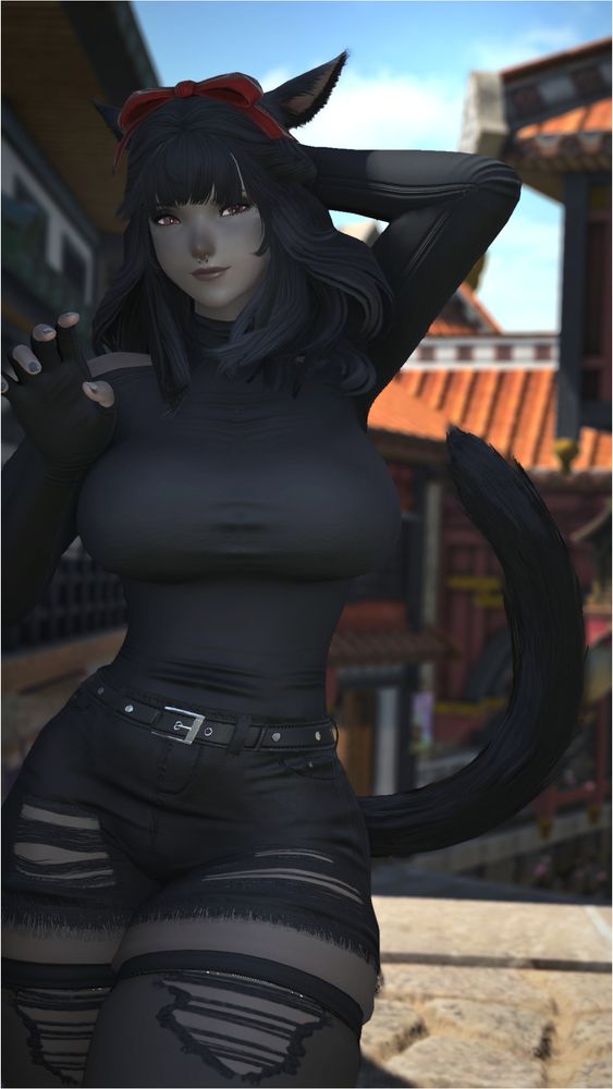 Fevi, a Keeper of The Moon Miqo'te, standing and posing in Shirogane. 