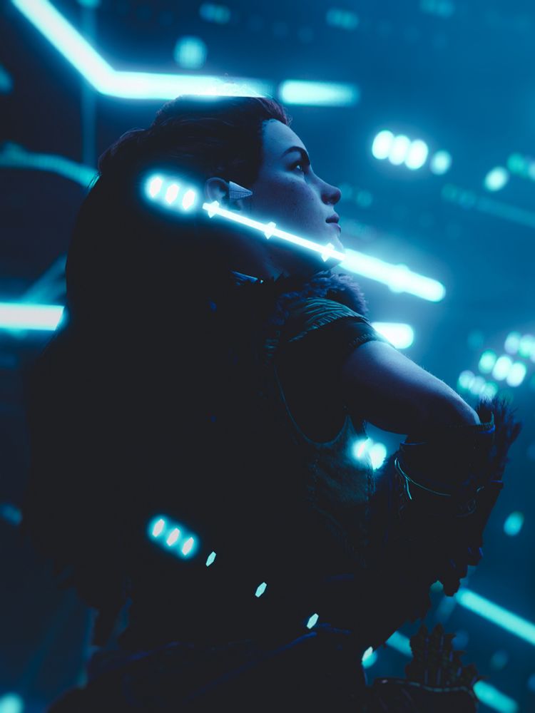 Aloy surrounded by blue lights.